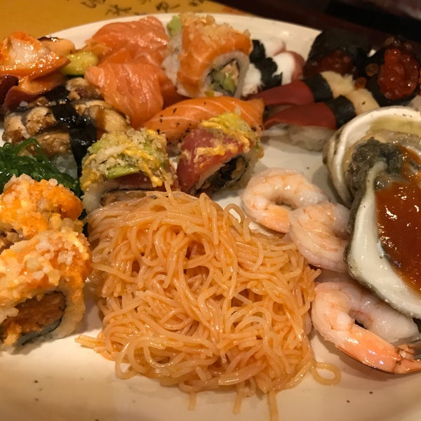 Photo taken at Ginza Japanese Buffet by José V. on 8/19/2017