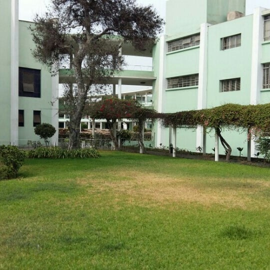 Fotos Bei Instituto Pedagogico Nacional Monterrico Ipnm 4 Tipps Von 266 Besucher