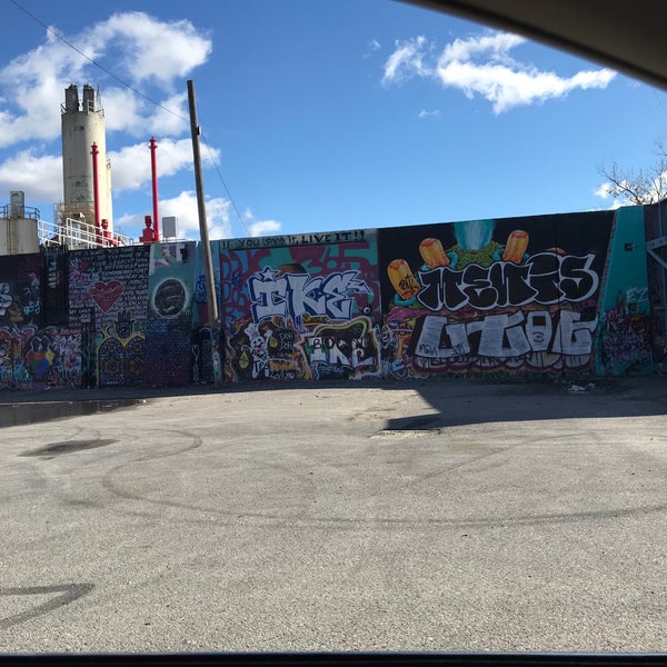 Grafitti Wall / Mural Mile Public Art in Saint Louis