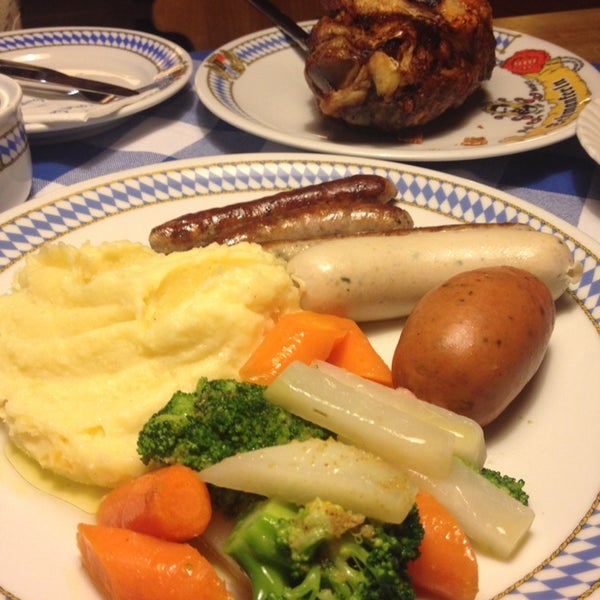 Photo taken at Restaurant Franziskaner by JiaHuii on 7/13/2014