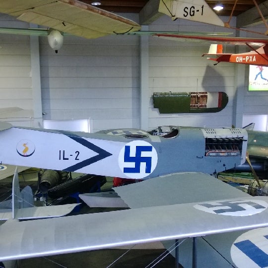 Foto diambil di Suomen Ilmailumuseo / Finnish Aviation Museum oleh Artur N. pada 1/12/2014