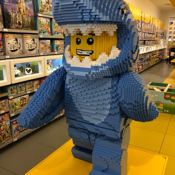 Photos at The LEGO Store 7966L Tysons Corner Ctr