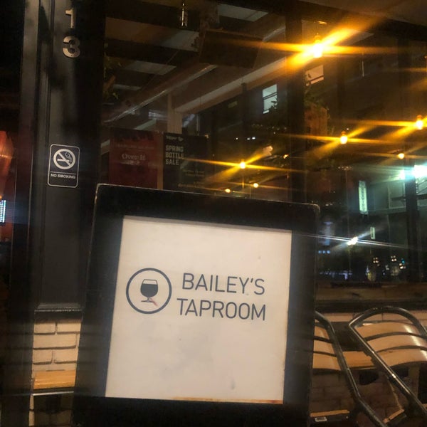 Photo taken at Bailey&#39;s Taproom by Pearl on 4/23/2019