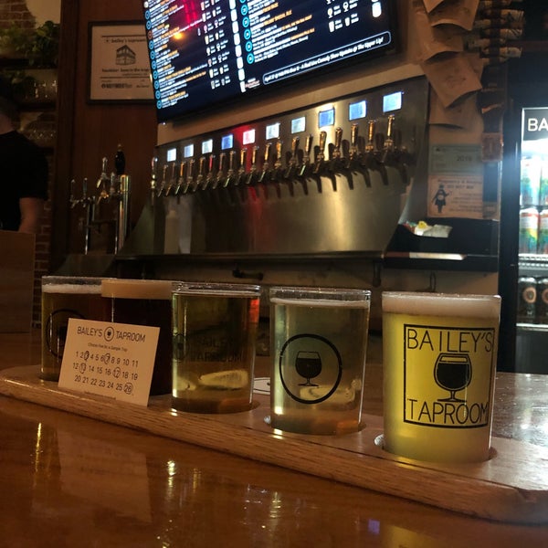 Photo taken at Bailey&#39;s Taproom by Pearl on 4/23/2019