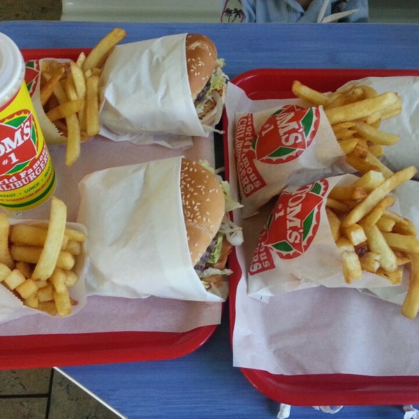 Photo taken at Tom&#39;s #1 World Famous Chili Burgers by Pure J. on 8/18/2013