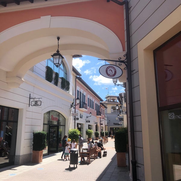 Bose Factory Outlet Seravalle - Electronics Store in Serravalle Scrivia