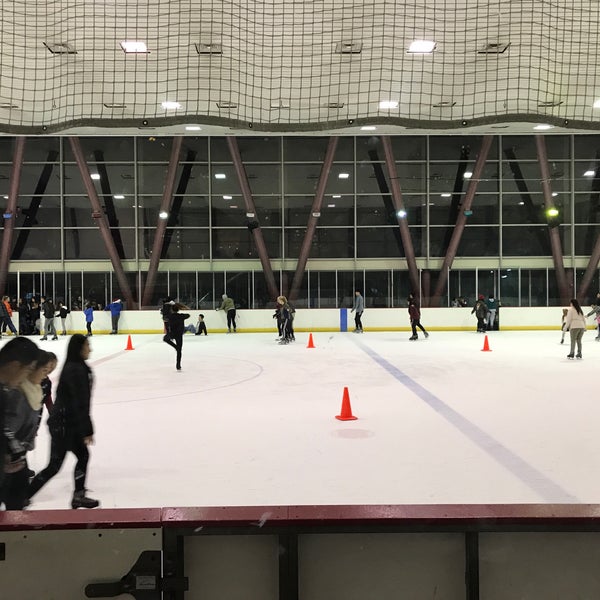 Photo taken at Yerba Buena Ice Skating &amp; Bowling Center by Rommel R. on 12/23/2017