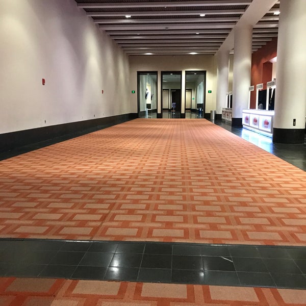 8/12/2018にRommel R.がHynes Convention Centerで撮った写真