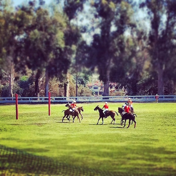 Снимок сделан в Veuve Clicquot Polo Classic пользователем Slavka S. 9/23/2012