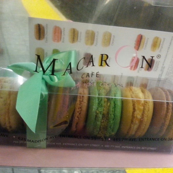 Photo prise au Macaron Café par Manali S. le11/18/2014
