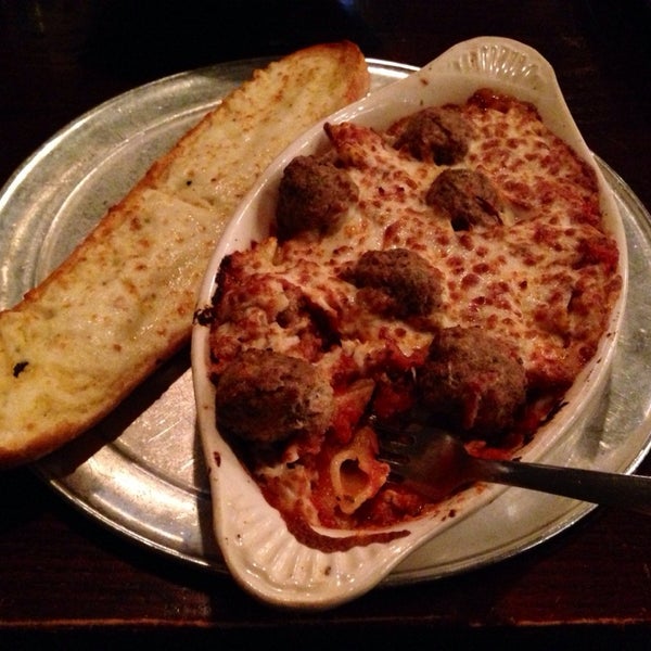 Das Foto wurde bei Palio&#39;s Pizza Cafe von Tony am 11/20/2013 aufgenommen