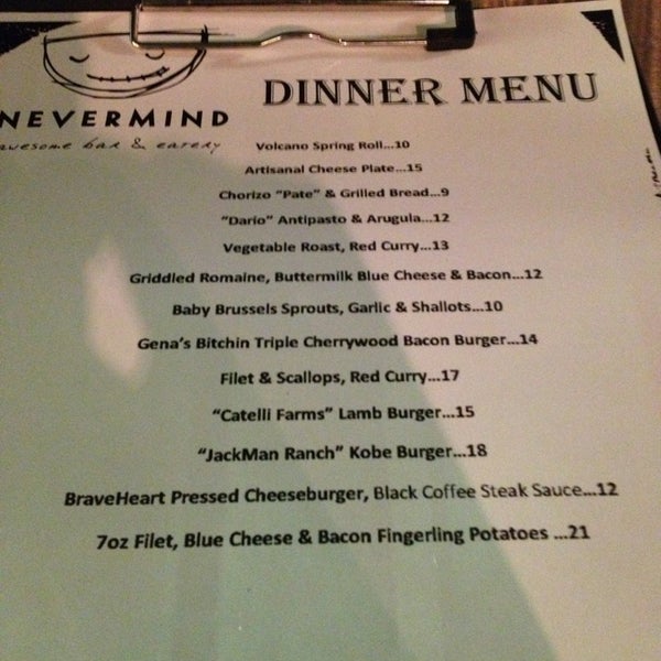Foto tirada no(a) Nevermind Awesome Bar &amp; Eatery por Gena G. em 6/19/2013