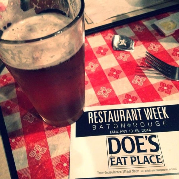 Foto diambil di Doe&#39;s Eat Place oleh Brenton D. pada 1/17/2014