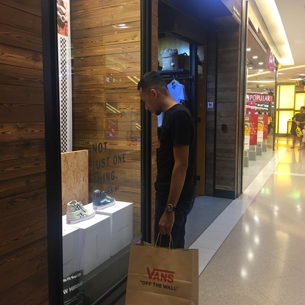 vans sunway pyramid