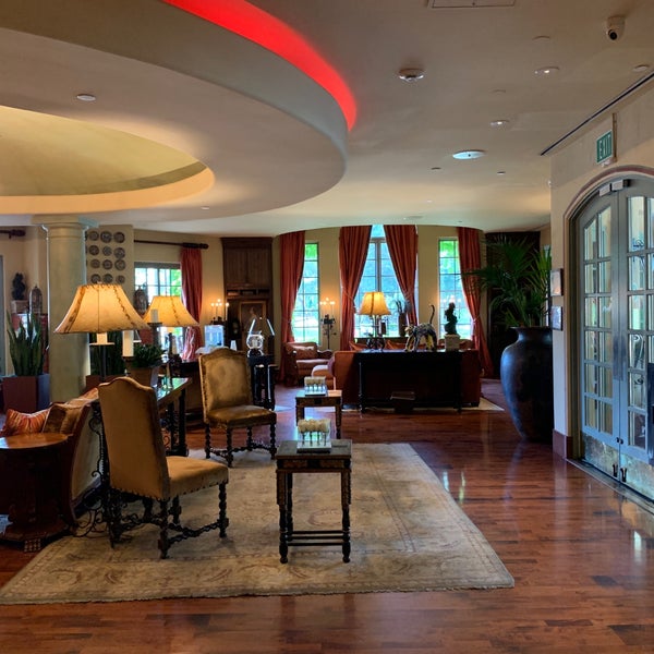 Photo taken at Hotel Los Gatos by Daniel O. on 9/18/2019