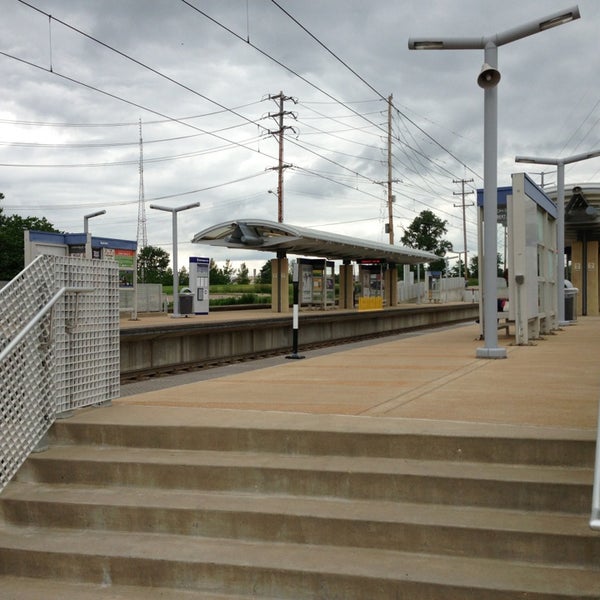 MetroLink Sunnen Station 30003062 Laclede Station Rd