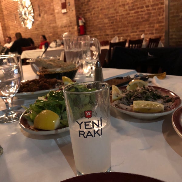 Снимок сделан в Taci&#39;s Beyti Restaurant пользователем Özlem M. 4/26/2018