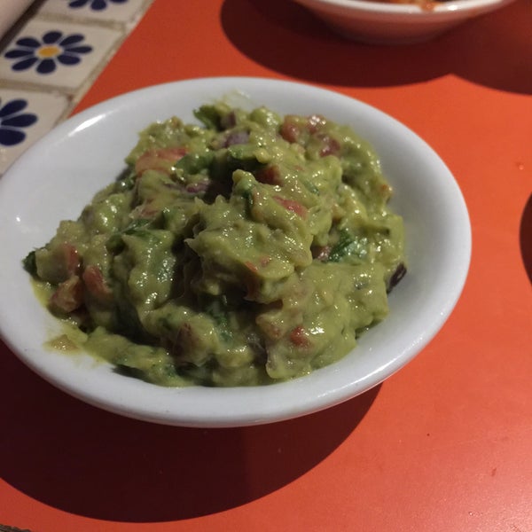 This is not table side guacamole as stated on the door walking in!