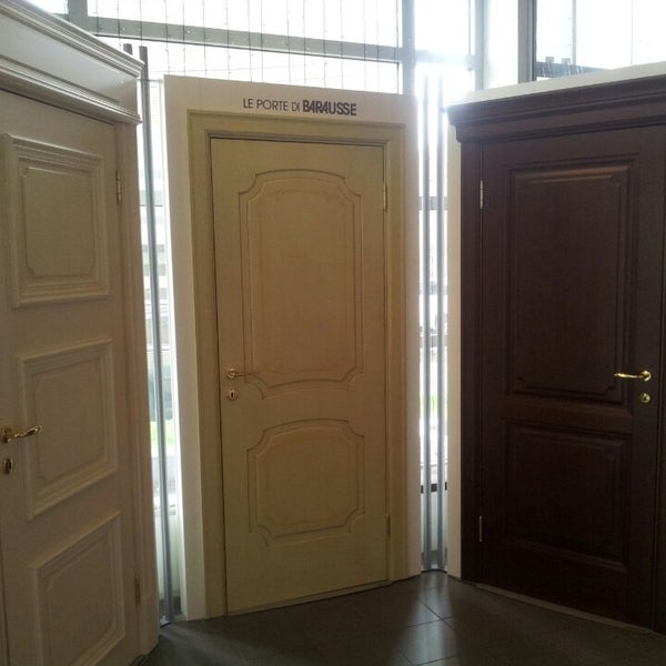 9/30/2013にМаксим С.がBARAUSSE, Итальянские двери, паркет.で撮った写真