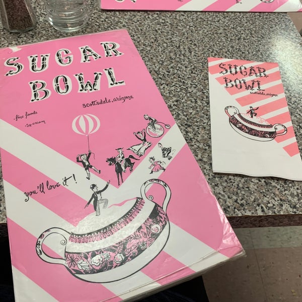 3/13/2022にSara S.がSugar Bowl Ice Cream Parlor Restaurantで撮った写真