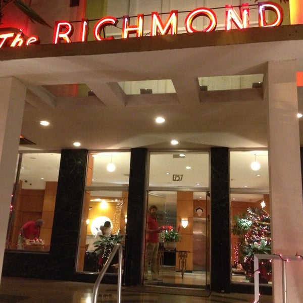 Photo taken at Richmond Hotel by Zamreen E. on 12/30/2012