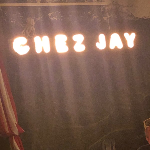 Снимок сделан в Chez Jay пользователем Jose 10/4/2019