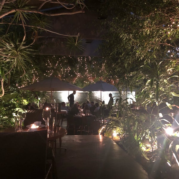 Foto diambil di Michael&#39;s Restaurant oleh Jose pada 5/11/2019