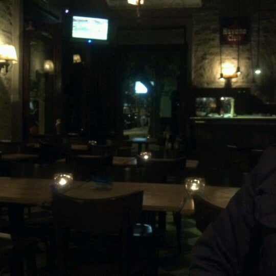 1/27/2013 tarihinde Claudia F.ziyaretçi tarafından 62 Bar'de çekilen fotoğraf