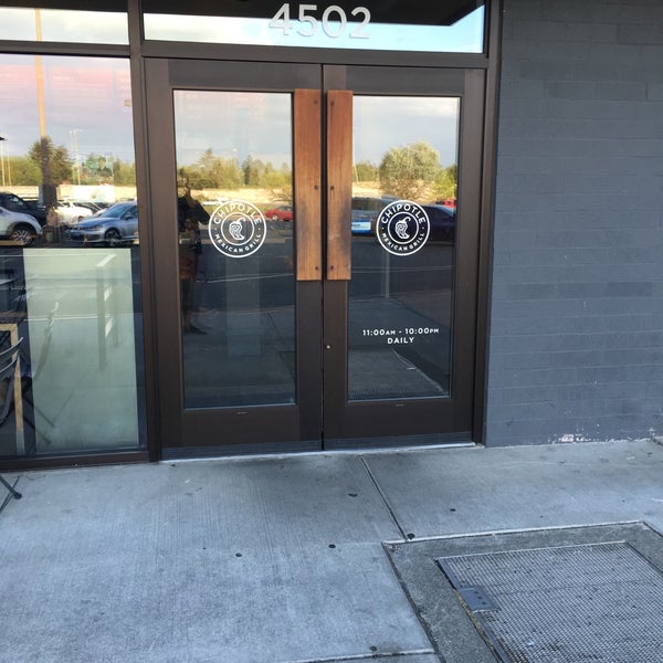 Chipotle Mexican Grill Mexican Restaurant in