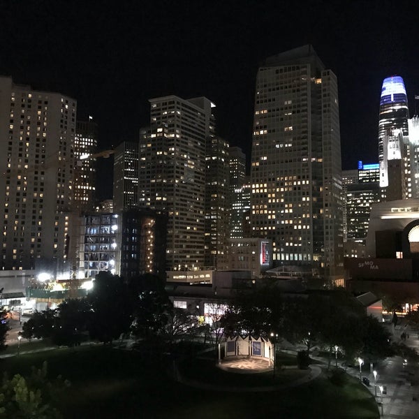 Foto tirada no(a) City View at Metreon por Sergey R. em 10/23/2018
