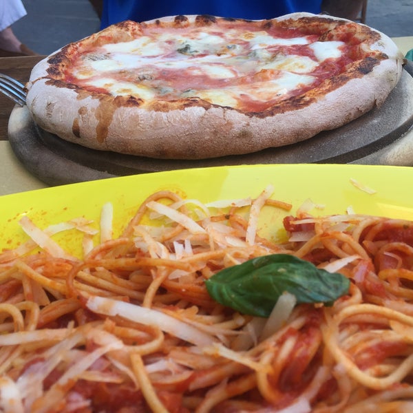 Photo taken at I&#39; Pizzacchiere by Selin on 6/7/2015