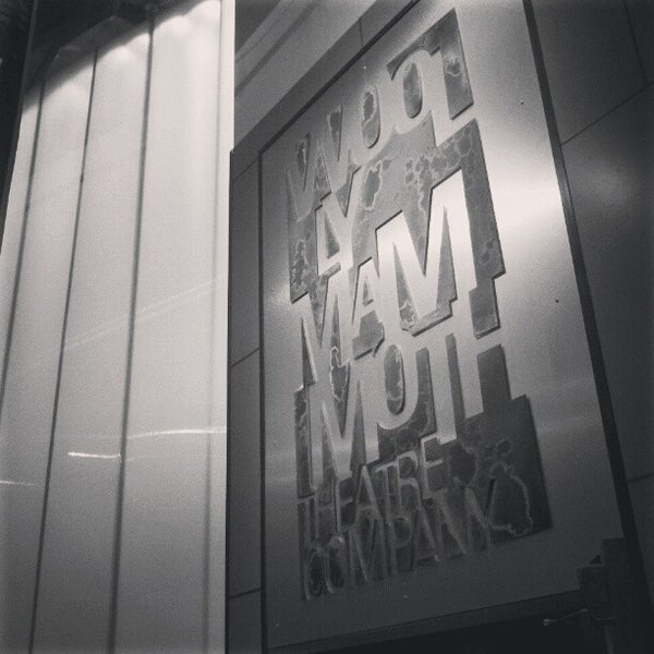 12/13/2012 tarihinde Patrick P.ziyaretçi tarafından Woolly Mammoth Theatre Company'de çekilen fotoğraf