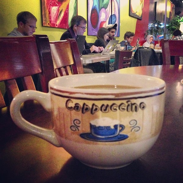 รูปภาพถ่ายที่ Soho Tea &amp; Coffee โดย Patrick P. เมื่อ 2/27/2013