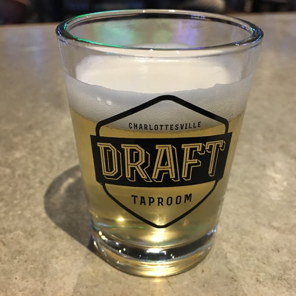 Photo taken at Draft Taproom by Jamey B. on 7/16/2017