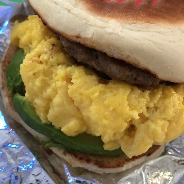 Had the best sausage, egg, cheese, jalapeno & avocado on a lightly toasted roll. The owner, Amina, was one of the nicest people I've met. Very hospitable, friendly & generous. I'll be back for lunch!