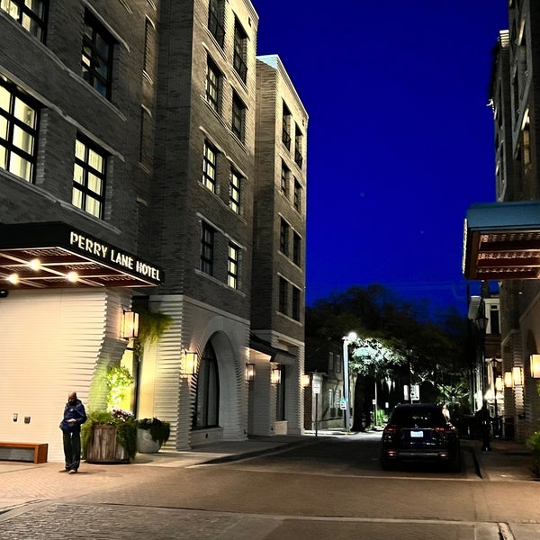 Photo taken at Perry Lane Hotel, a Luxury Collection Hotel, Savannah by Tom 😎 C. on 3/28/2022