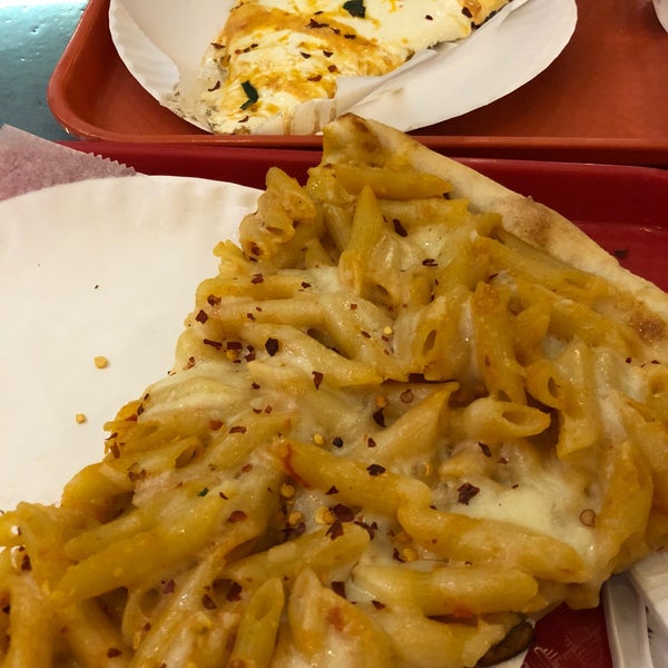 6/21/2018에 Tom 😎 C.님이 Pizza Park에서 찍은 사진