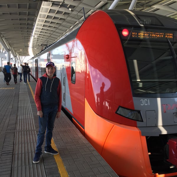 Электричка 6004 аэропорт сочи. Ласточка аэропорт сочи жд вокзал сочи. Красная поляна станция ласточки. Жд станция аэропорт сочи. Расписание ласточки адлер.