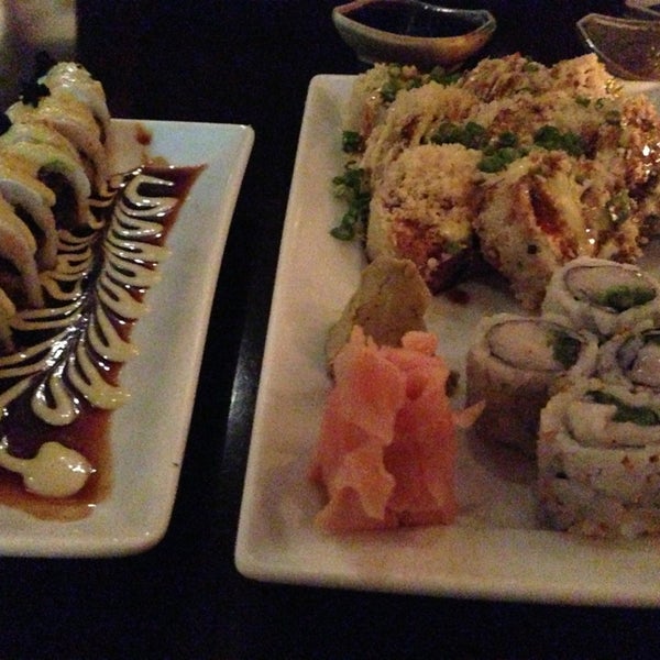 3/10/2013 tarihinde Raumziyaretçi tarafından Seadog Sushi Bar'de çekilen fotoğraf