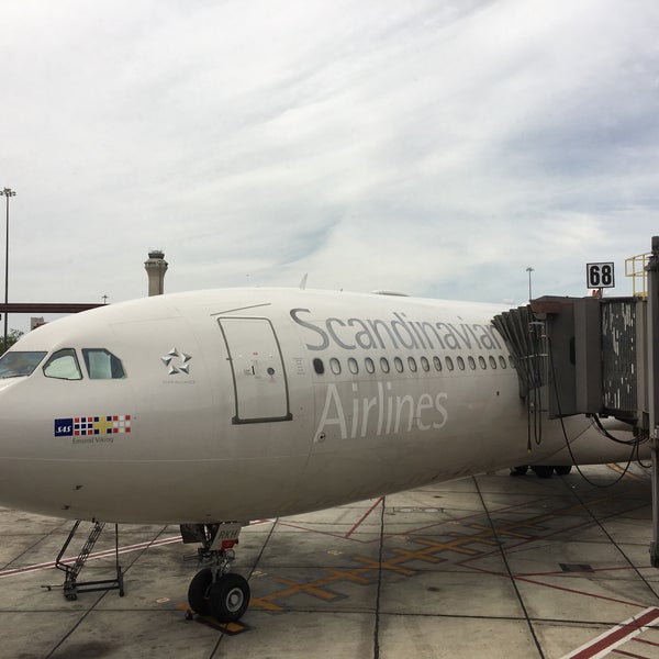 Gate B68 Newark Airport and Port Newark 0 tips