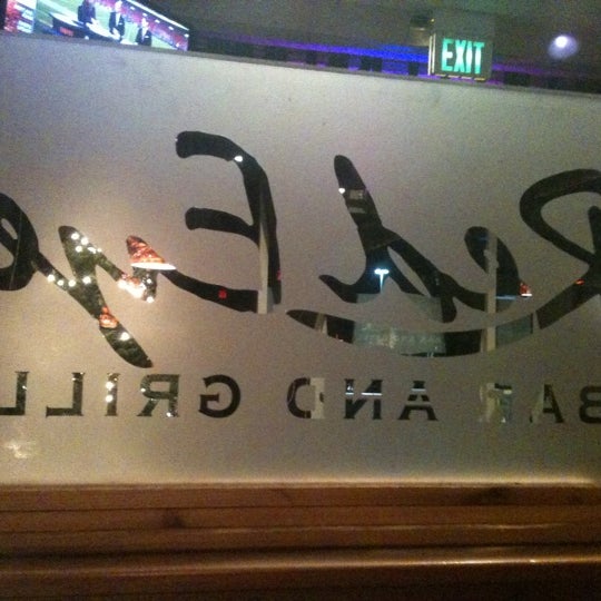 Foto diambil di Red Eye Bar And Grill oleh John M. pada 12/3/2012