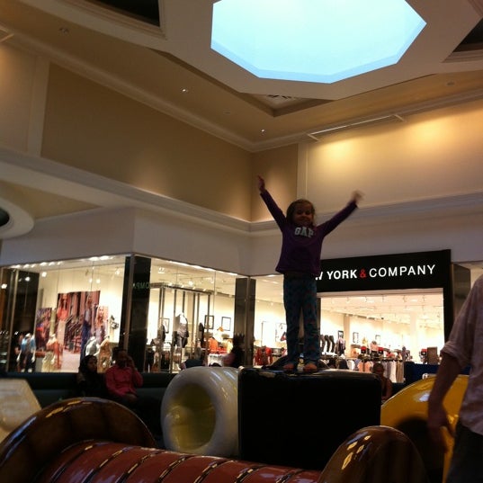 Gap west on sale towne mall