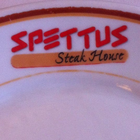 Foto tirada no(a) Spettus Steak House por Renato S. em 8/14/2012