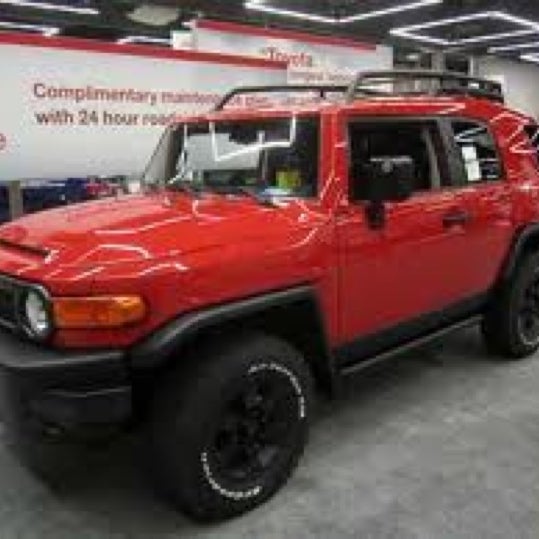 Toyota FJ Cruiser Red