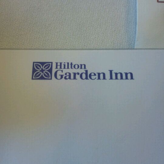Das Foto wurde bei Hilton Garden Inn von MACK D. am 12/8/2011 aufgenommen