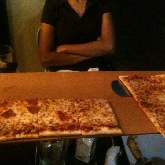 Foto diambil di Pizza Fusion of Westchase oleh Pat B. pada 9/30/2011