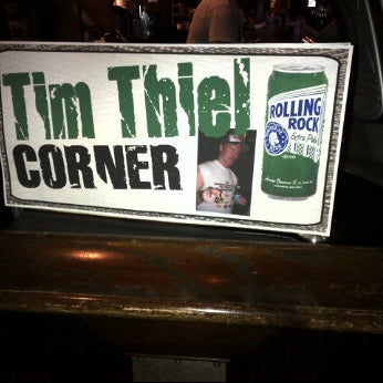 Photo prise au Church Key Bar &amp; Grill par Tim T. le11/3/2011