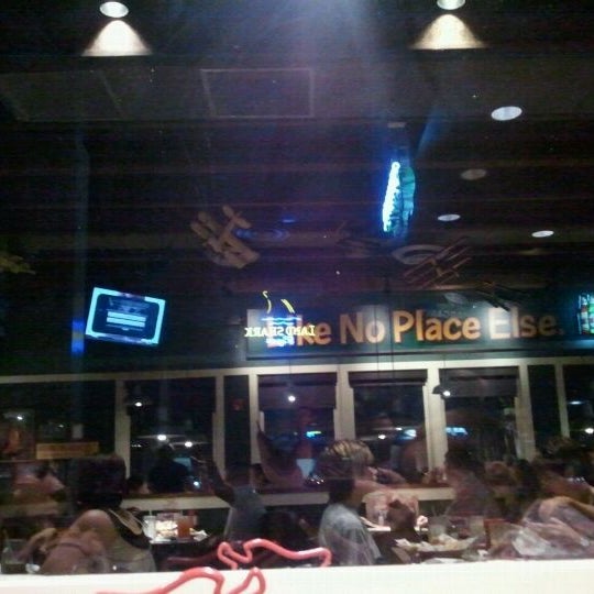 Photo taken at Chili&#39;s Grill &amp; Bar by Elizabeth W. on 7/16/2011