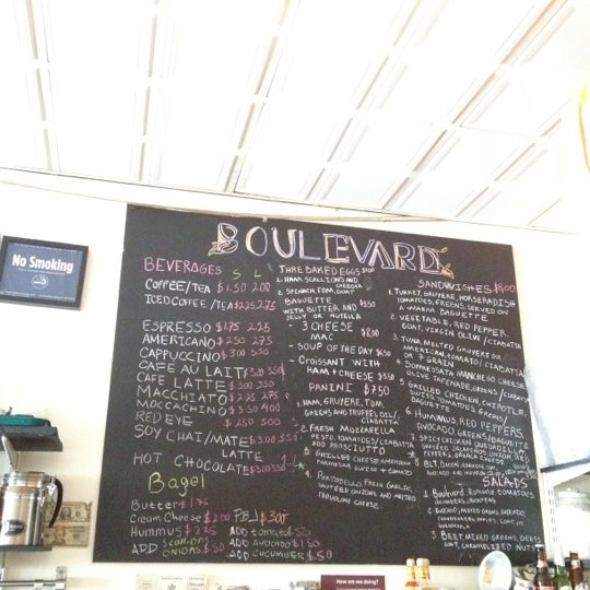 6/24/2012 tarihinde Sean L.ziyaretçi tarafından Boulevard Cafe'de çekilen fotoğraf