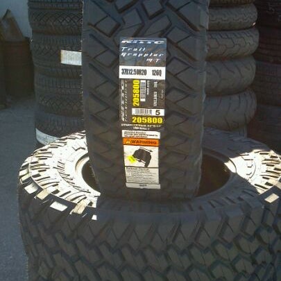 10/13/2011에 Ron P.님이 Ron&#39;s Discount Tires &amp; Auto Repair에서 찍은 사진